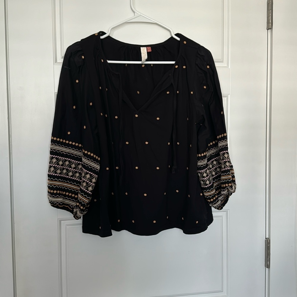 Anthropologie peasant top embroidered pilcro medium